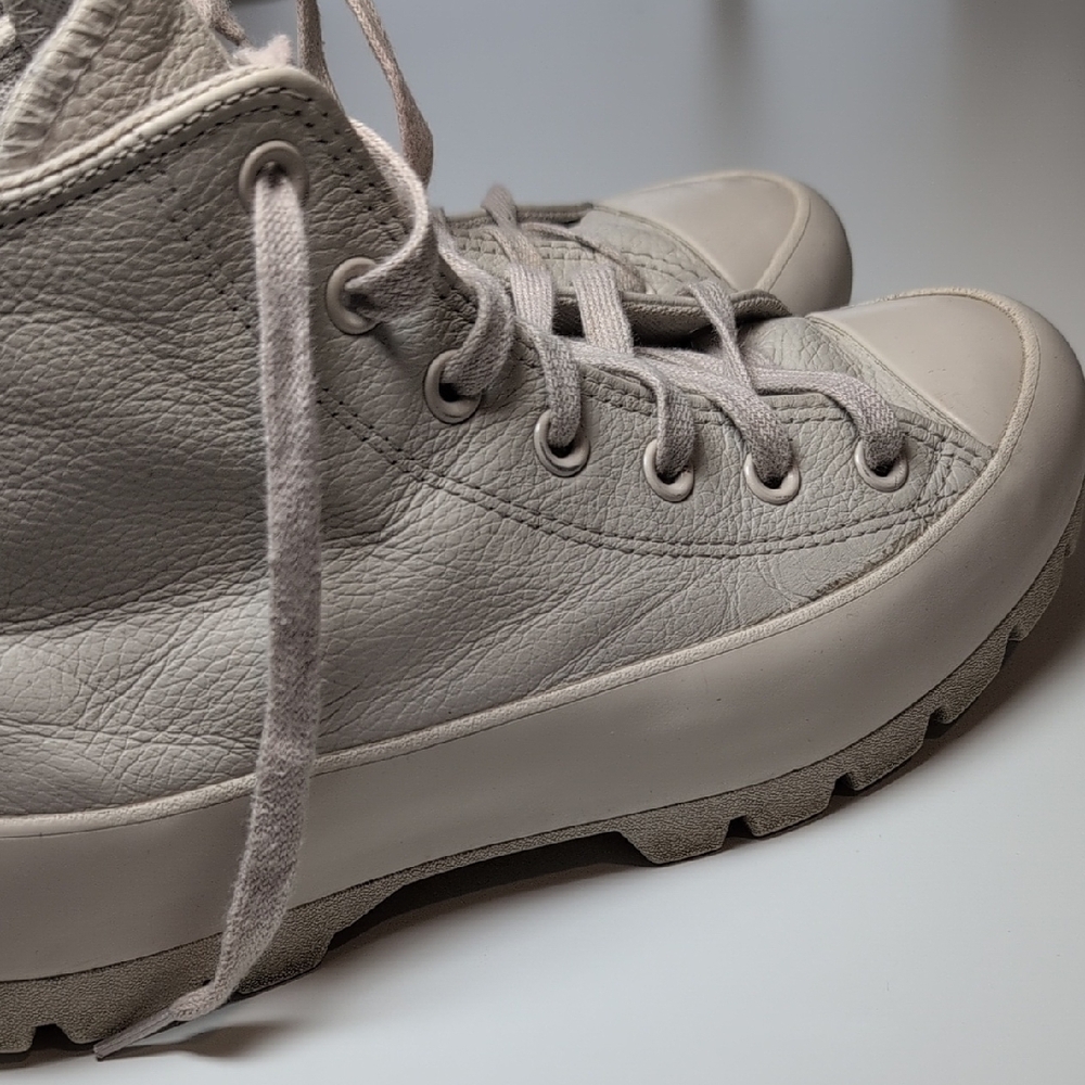 Converse Women's Leather High-Top Sneakers - Cream Size 8 - Picture 7 of 7